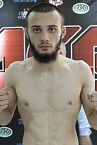 Ислам Исаев