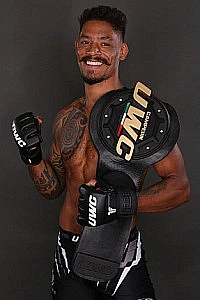 Adriano Nunes