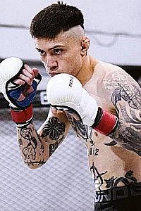 Алексис Эстевес