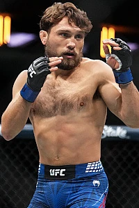 Итан Юинг